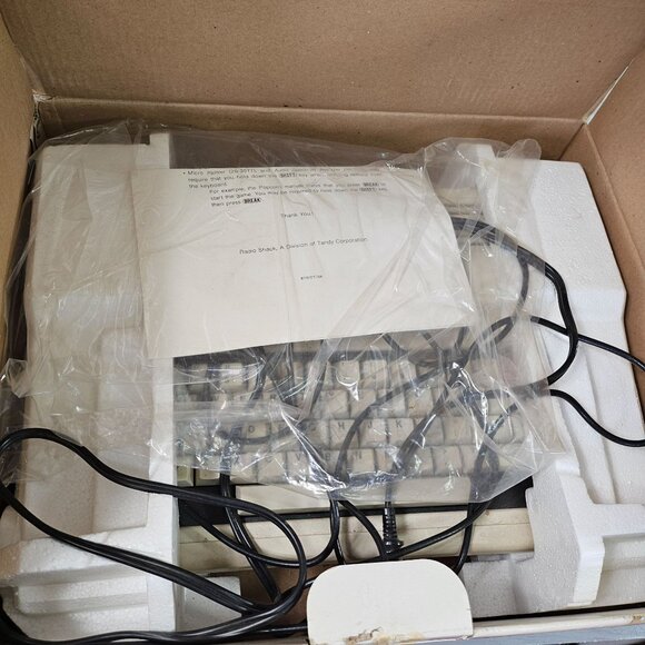 Tandy Color Computer 2 Original Box with Cord & Manuals - Picture 3 of 13